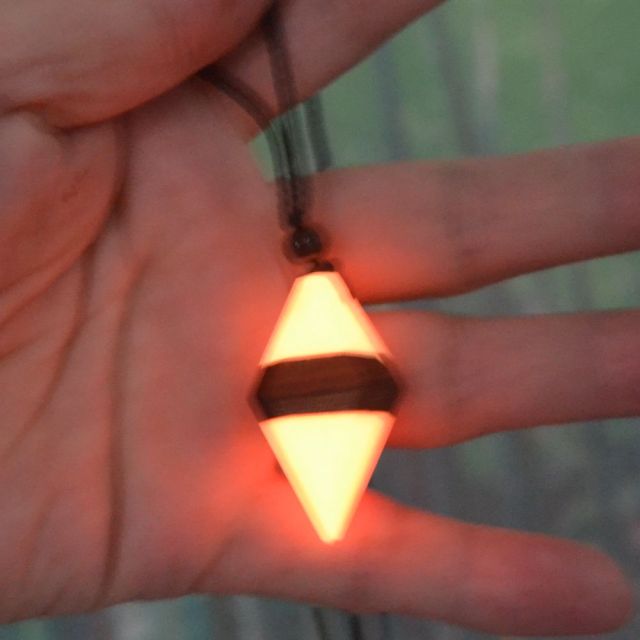Fashion Arrow Necklace, Ancient Wood Resin Combined With Strength Energy Jewelry, Luminous Pendant Gift A203051 - Maple City Timepieces