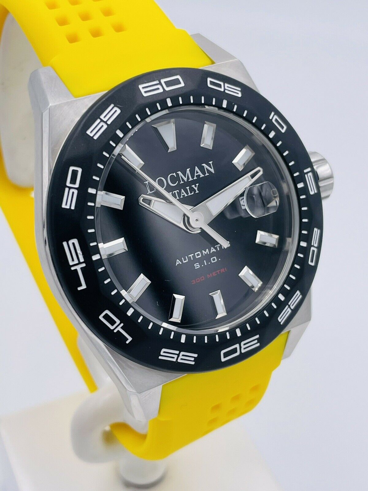 Locman deals stealth giallo