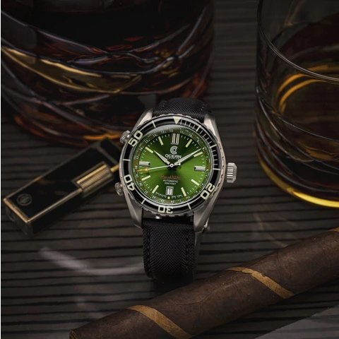 Ocean Crawler Ocean Navigator 45 - Green - Maple City Timepieces