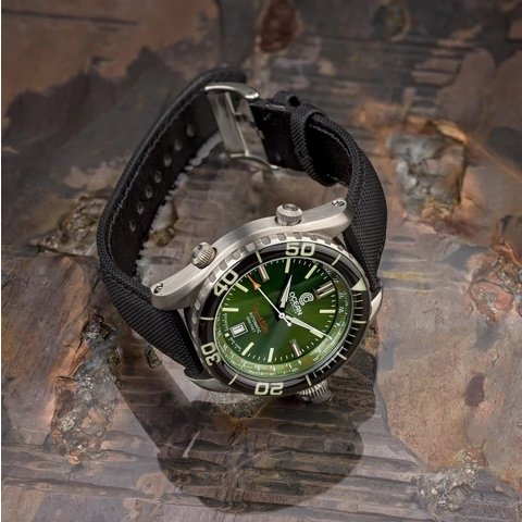 Ocean Crawler Ocean Navigator 45 - Green - Maple City Timepieces
