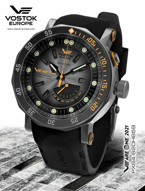 VEareONE Black Hybrid Automatic Titanium Watch PX84/620H449 - Maple City Timepieces